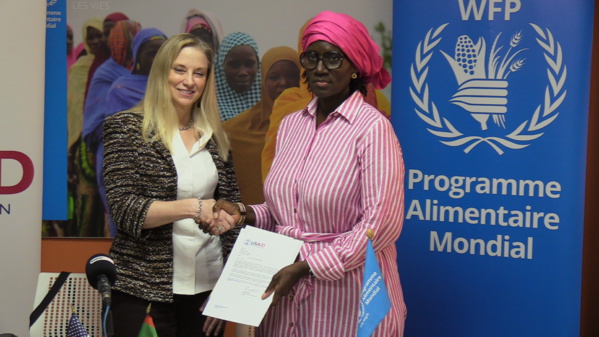 Le gouvernement américain au chevet des réfugiés Le gouvernement américain au chevet des réfugiés