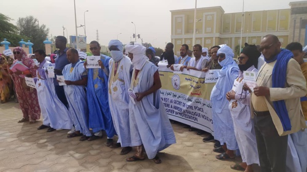 Sit-in des syndicats de l’enseignement à la place de liberté Sit-in des syndicats de l’enseignement à la place de liberté