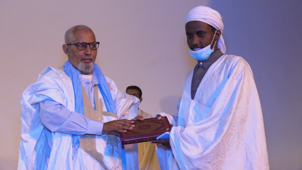 Récompense des as de la récitation du coran au centre culturel marocain Récompense des as de la récitation du coran au centre culturel marocain