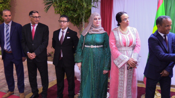 Célébration de la fête du trône dans la communion Célébration de la fête du trône dans la communion