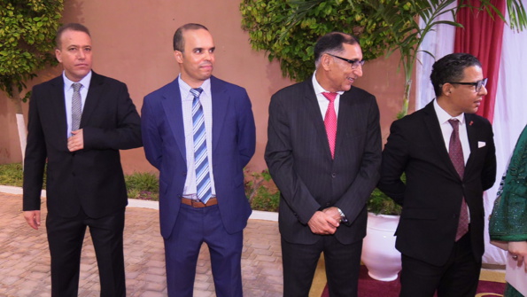 Célébration de la fête du trône dans la communion Célébration de la fête du trône dans la communion