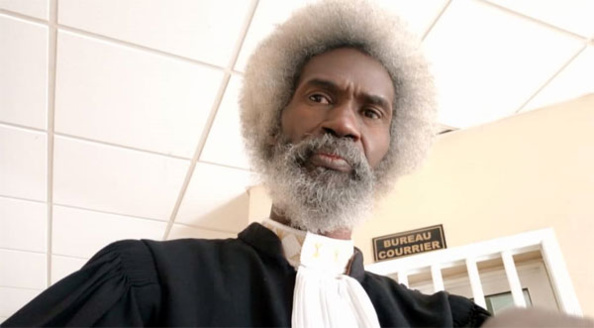 Aziz dans un piège infernal Aziz dans un piège infernal