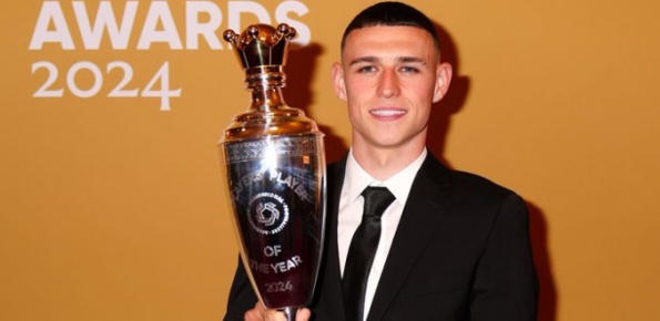 Angleterre: Phil Foden élu "Joueur de l'année" par ses pairs Angleterre: Phil Foden élu "Joueur de l'année" par ses pairs