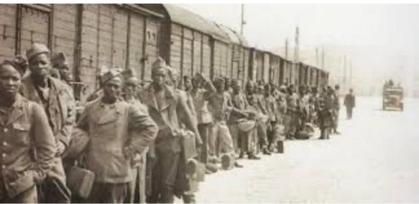 Ghazouani à Dakar pour la commémoration du 80é anniversaire des massacres de Thiaroye Ghazouani à Dakar pour la commémoration du 80é anniversaire des massacres de Thiaroye