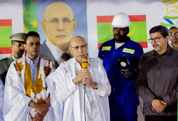 Rupture du jeûne de Ghazouani avec les manutentionnaires du port
