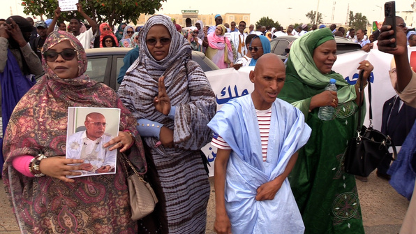 Sit-in de joie des collaborateurs des médias publics. Sit-in de joie des collaborateurs des médias publics.