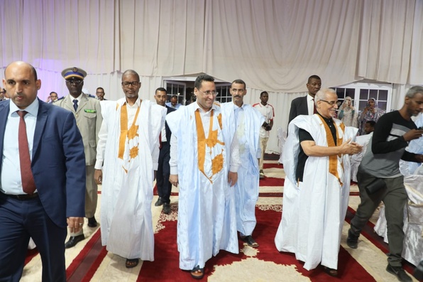 Le PM offre un somptueux dîner pour la clôture de la session parlementaire Le PM offre un somptueux dîner pour la clôture de la session parlementaire