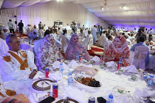 Le PM offre un somptueux dîner pour la clôture de la session parlementaire Le PM offre un somptueux dîner pour la clôture de la session parlementaire