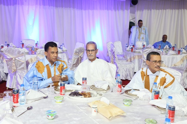 Le PM offre un somptueux dîner pour la clôture de la session parlementaire Le PM offre un somptueux dîner pour la clôture de la session parlementaire