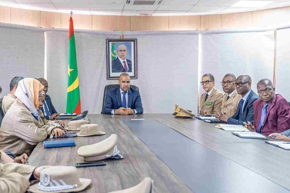 Le Délégué Général de Taazour Monsieur Sidi MOULAYE ZEINE préside avec les Trois Wali et les Neufs Hakem de Nouakchott, une réunion de Coordination technique de haut niveau initiant l’accès des hautes autorités administratives au portail numérique Le Délégué Général de Taazour Monsieur Sidi MOULAYE ZEINE préside avec les Trois Wali et les Neufs Hakem de Nouakchott, une réunion de Coordination technique de haut niveau initiant l’accès des hautes autorités administratives au portail numérique