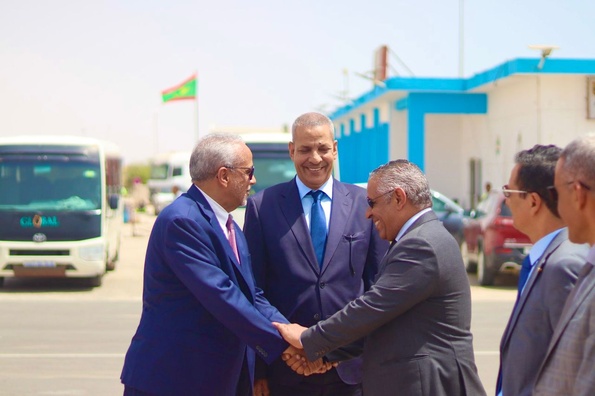 Visite au port du Ministre délégué, auprès du chef du gouvernement marocain, chargé de l’investissement Visite au port du Ministre délégué, auprès du chef du gouvernement marocain, chargé de l’investissement