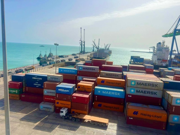Visite au port du Ministre délégué, auprès du chef du gouvernement marocain, chargé de l’investissement Visite au port du Ministre délégué, auprès du chef du gouvernement marocain, chargé de l’investissement