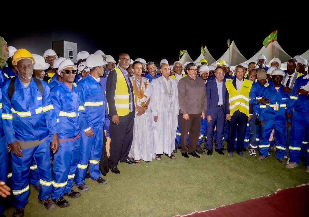 Rupture du jeûne de Ghazouani avec les manutentionnaires du port